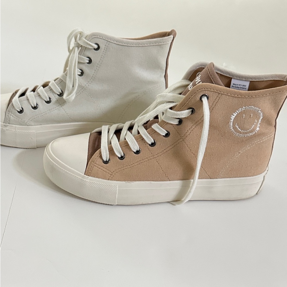 American Eagle The Smiley Company High Top Sneakers in Cream and Tan - Sz W 9.5
